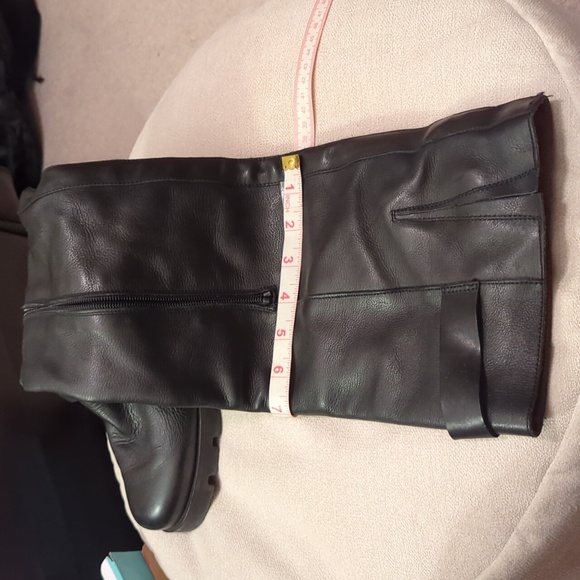 Black leather knee-high boot - Picture 13 of 15